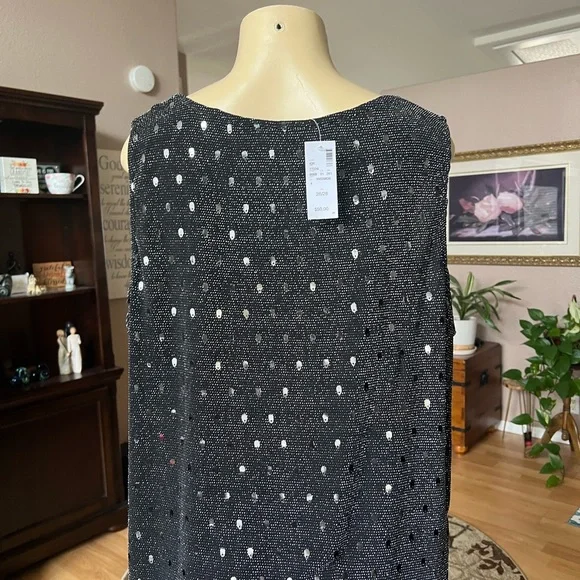 Avenue shiny black sleeveless blouse-size 26/28-NWT - Picture 4 of 10